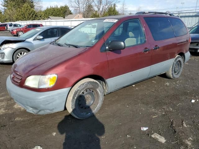 2002 Toyota Sienna CE