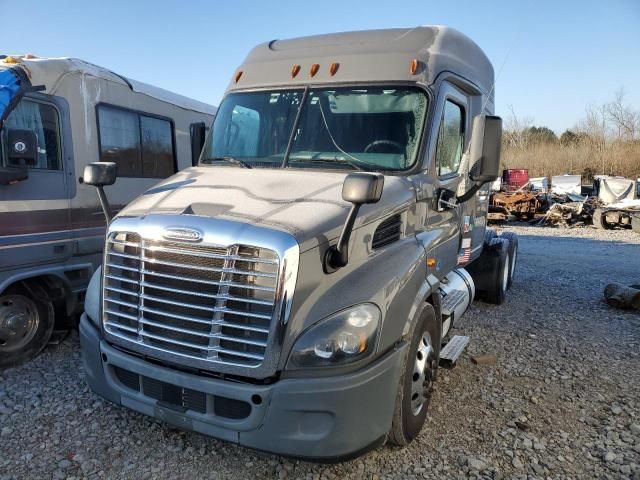 2017 Freightliner Cascadia 113