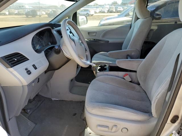 2013 Toyota Sienna LE