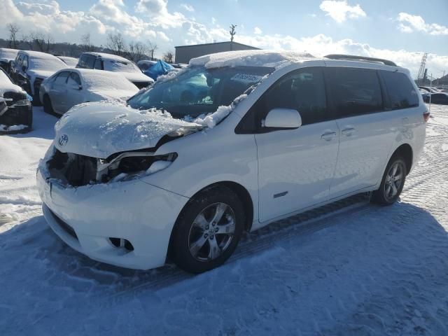 2016 Toyota Sienna LE