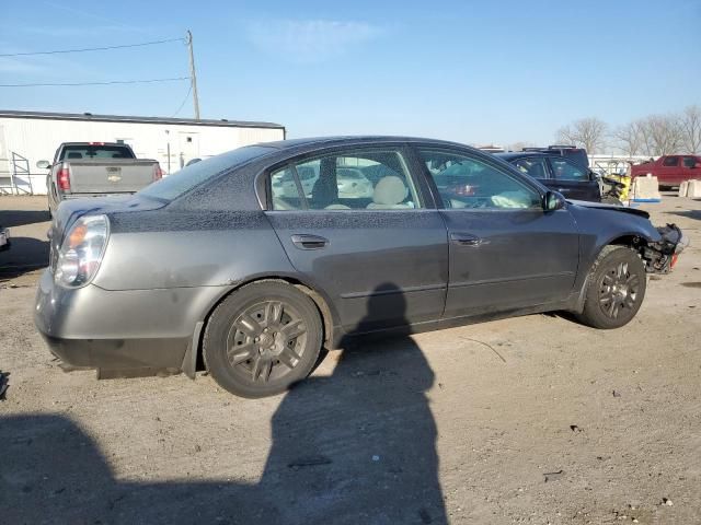 2004 Nissan Altima Base