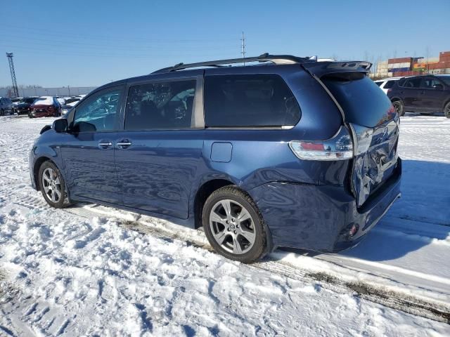 2019 Toyota Sienna SE