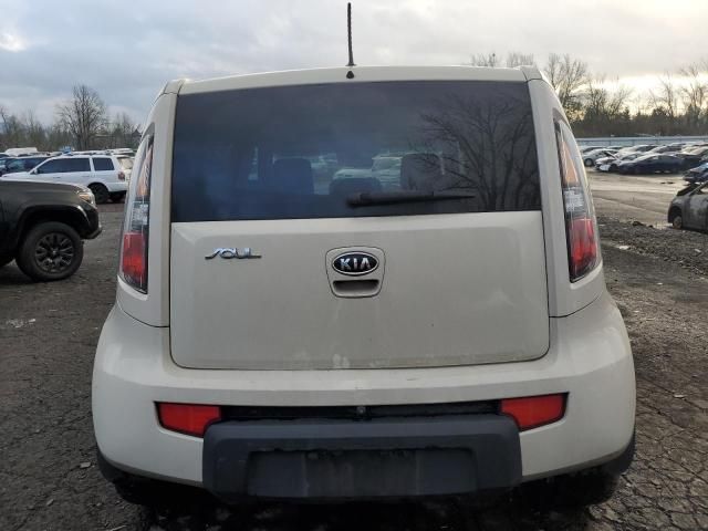 2010 KIA Soul +