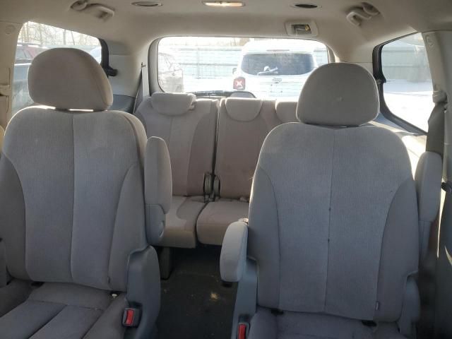 2012 KIA Sedona LX