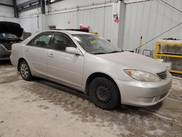 2005 Toyota Camry LE