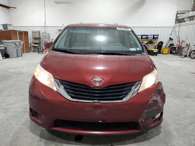 2013 Toyota Sienna LE