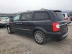 2016 Chrysler Town & Country Touring L