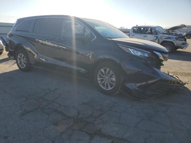 2021 Toyota Sienna LE