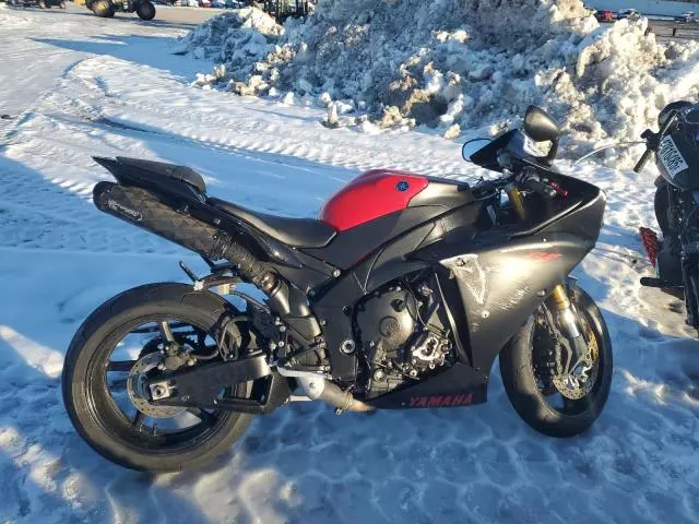 2014 Yamaha YZFR1