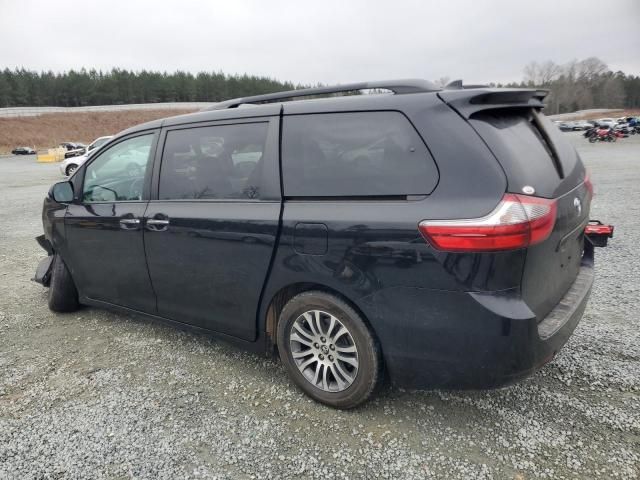 2020 Toyota Sienna XLE