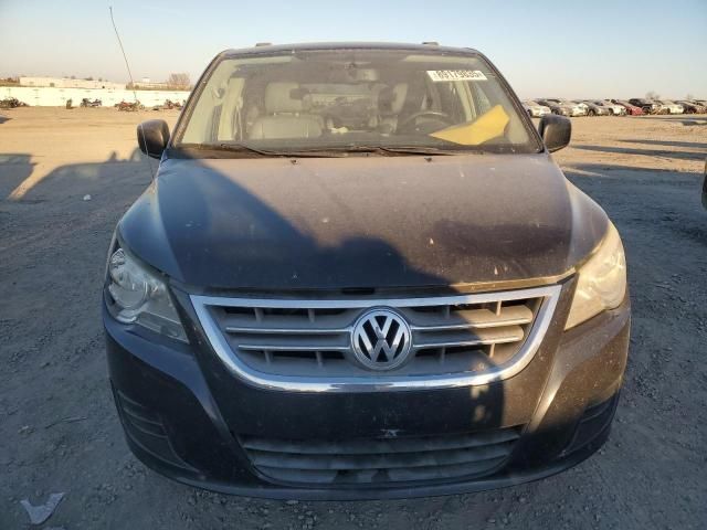 2011 Volkswagen Routan SE