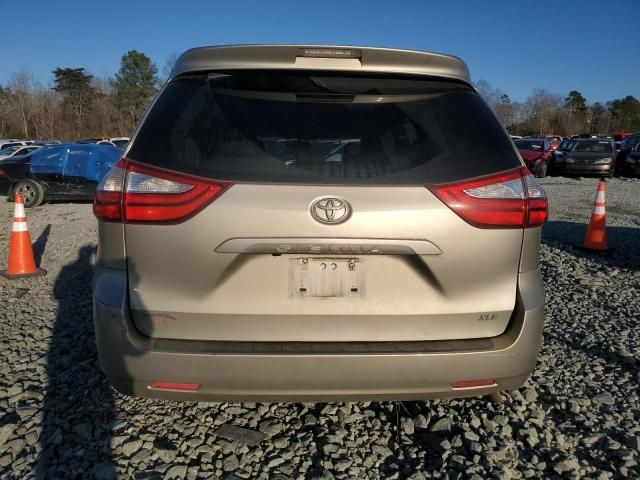 2015 Toyota Sienna XLE