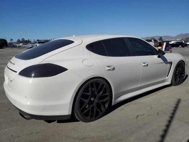 2011 Porsche Panamera 2