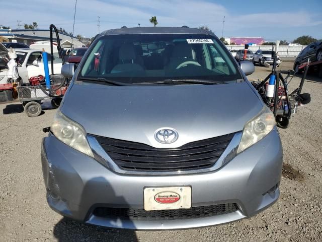 2011 Toyota Sienna LE