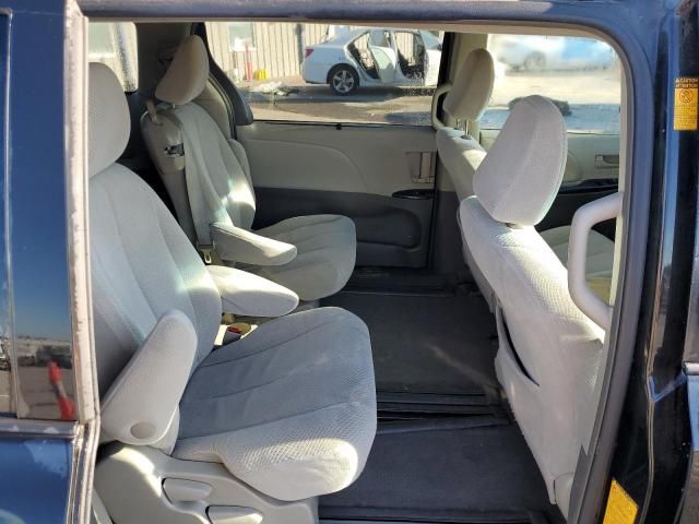 2013 Toyota Sienna LE