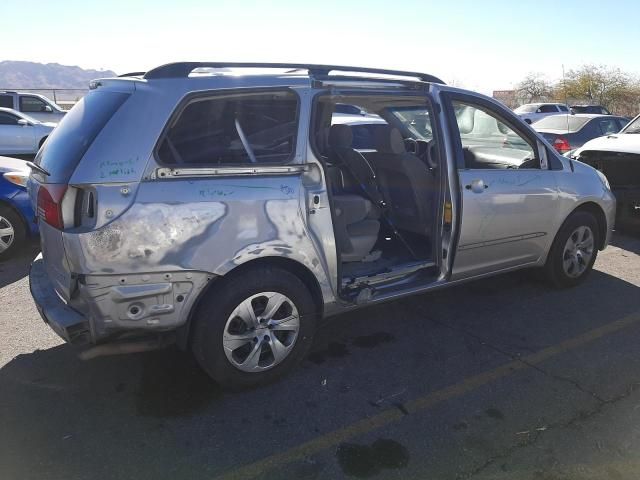 2005 Toyota Sienna CE