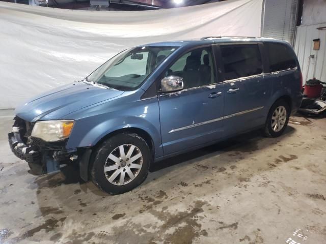 2011 Chrysler Town & Country Touring L