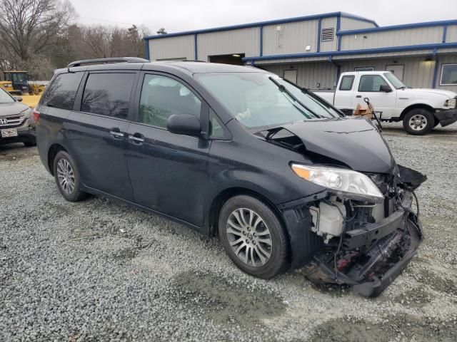 2020 Toyota Sienna XLE