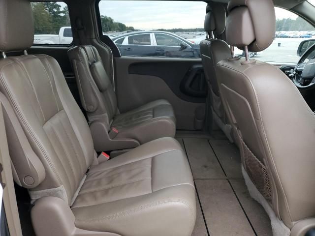 2013 Chrysler Town & Country Touring