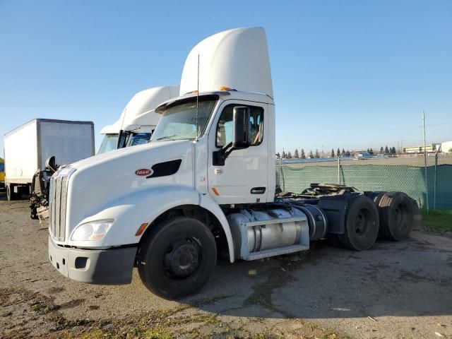 2019 Peterbilt 579