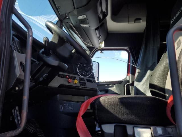 2019 Freightliner Cascadia 126