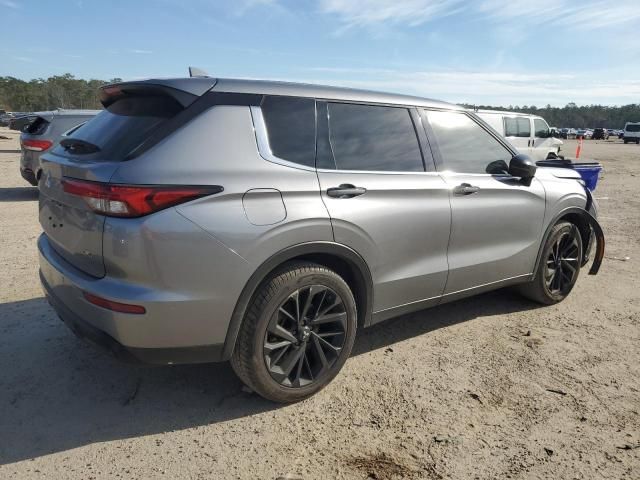 2023 Mitsubishi Outlander SE