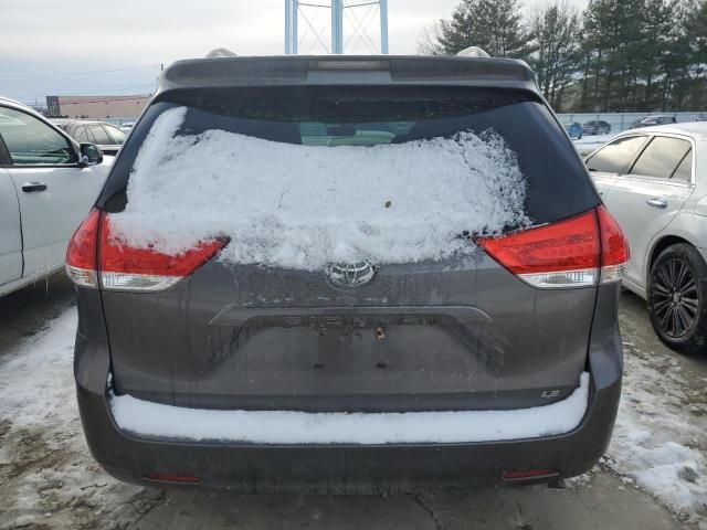 2011 Toyota Sienna LE