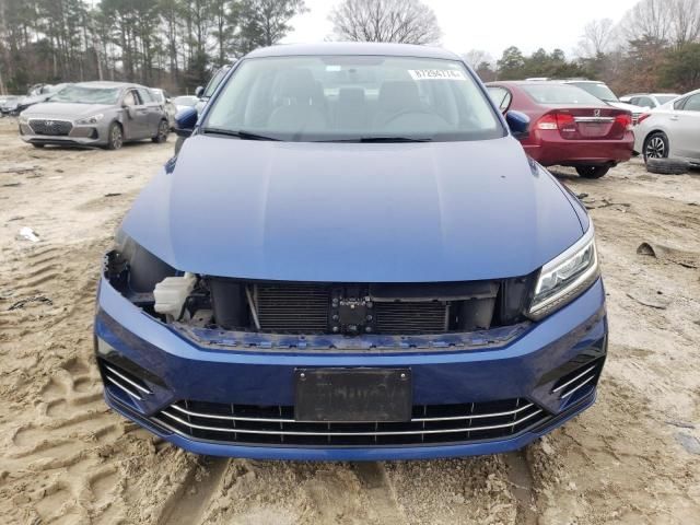 2017 Volkswagen Passat R-Line