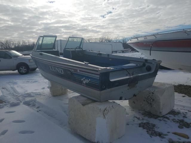 1990 Lund Boat