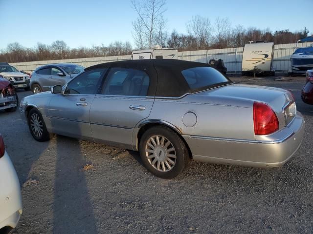 2004 Lincoln Town Car Executive