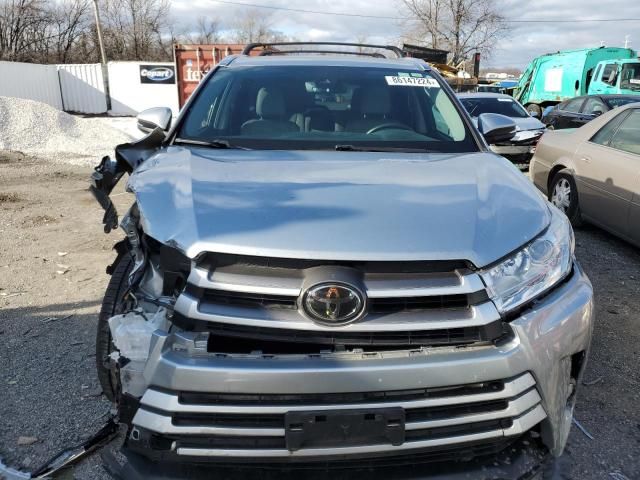 2017 Toyota Highlander SE