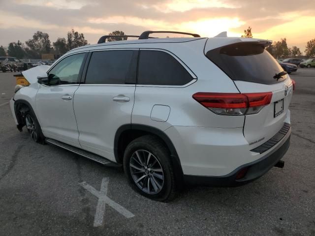 2017 Toyota Highlander SE