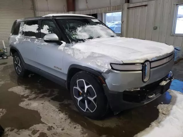 2024 Rivian R1S Adventure