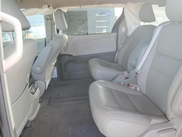 2017 Toyota Sienna XLE