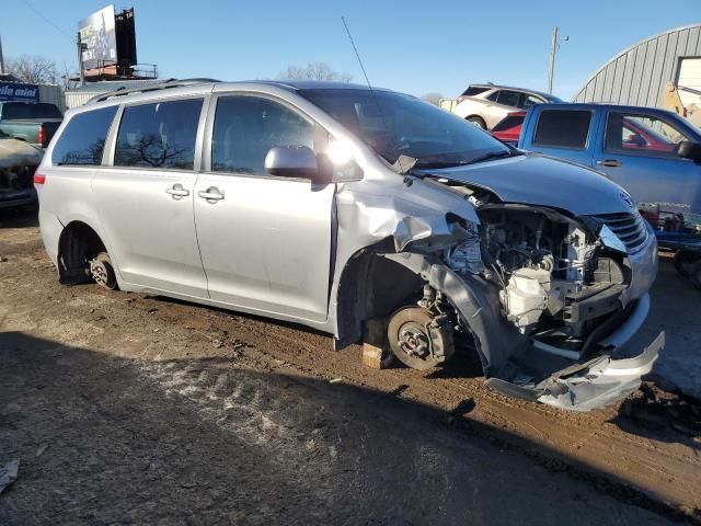 2013 Toyota Sienna LE