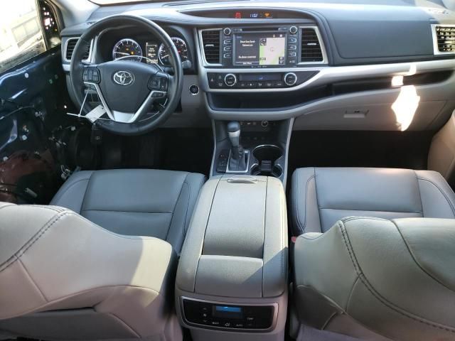 2019 Toyota Highlander SE