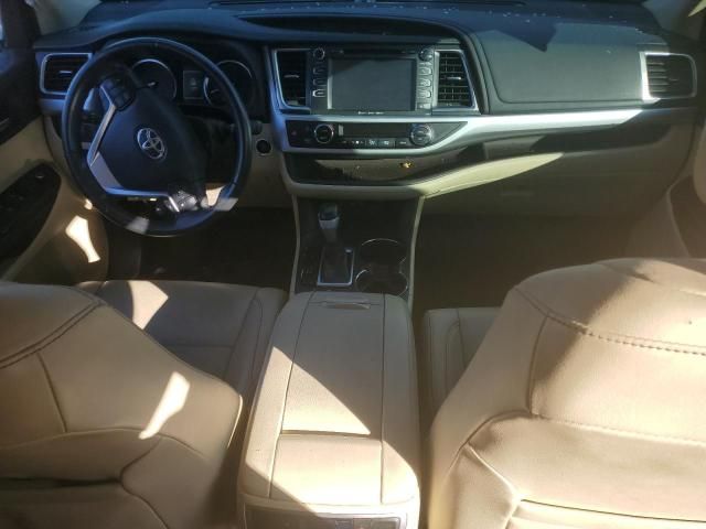 2019 Toyota Highlander SE