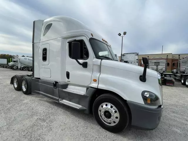 2019 Freightliner Cascadia 125