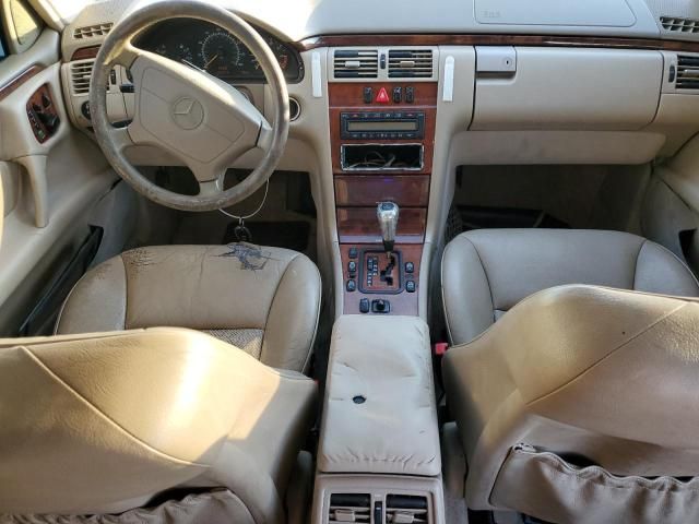 1999 Mercedes-Benz E 320