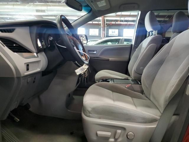 2017 Toyota Sienna LE