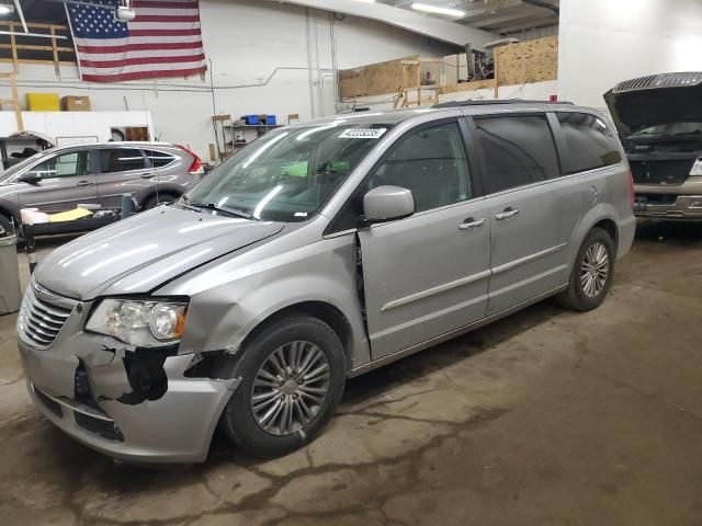 2016 Chrysler Town & Country Touring L