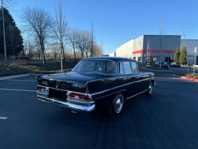 1965 Mercedes-Benz 220 SE