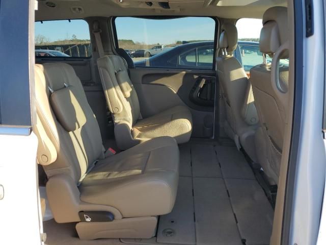 2016 Chrysler Town & Country Touring L