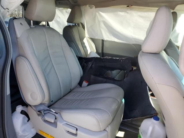 2014 Toyota Sienna XLE