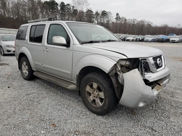 2005 Nissan Pathfinder LE