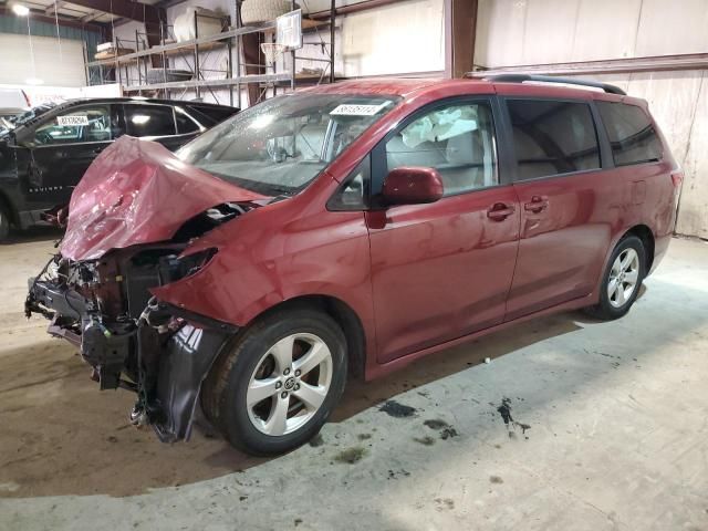 2020 Toyota Sienna LE