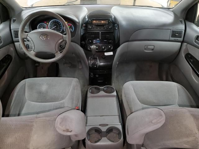 2005 Toyota Sienna CE