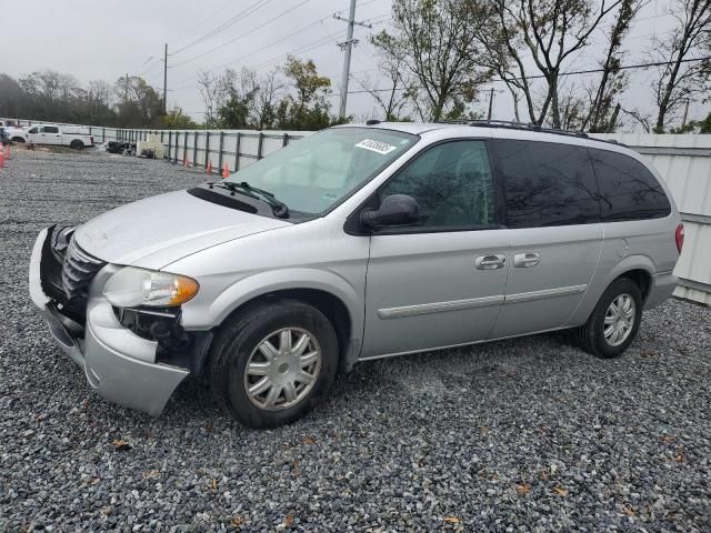 2005 Chrysler Town & Country Touring