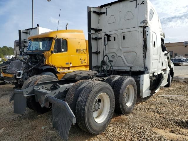 2018 Freightliner Cascadia 126