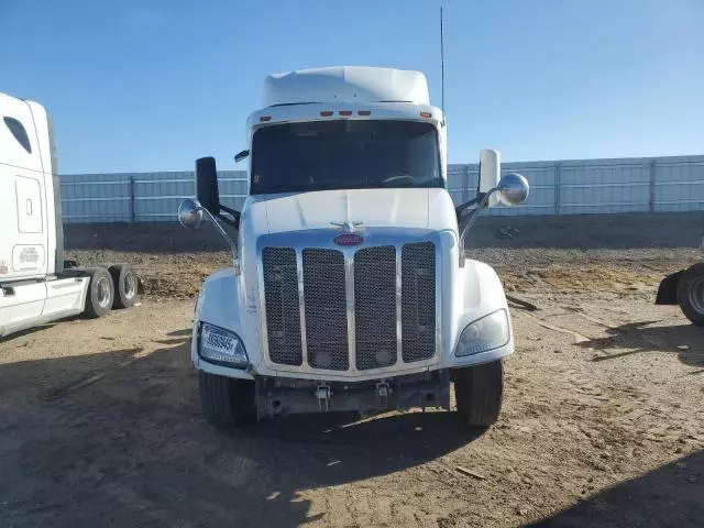 2014 Peterbilt 579